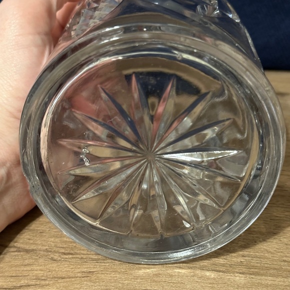 Vintage-Style Clear Cut Glass Jar with Gold Decorative Lid - Picture 4 of 4